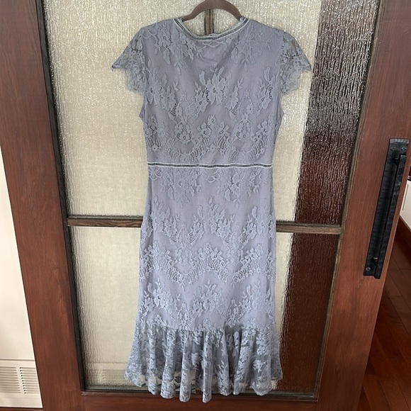 Saylor
Silver Myriem Lace Dress size large - Picture 15 of 17